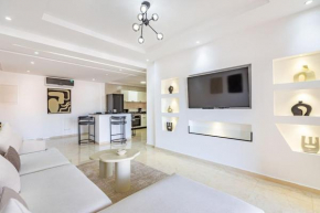 Résidence privée, piscine, av M6